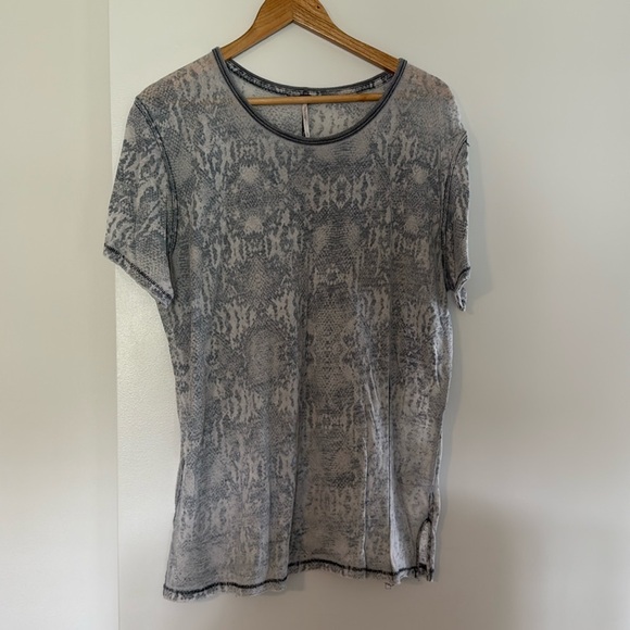 Free People Tops - Free People Blue Combo Snake Tee Short Sleeve Top Blouse Casual Size L